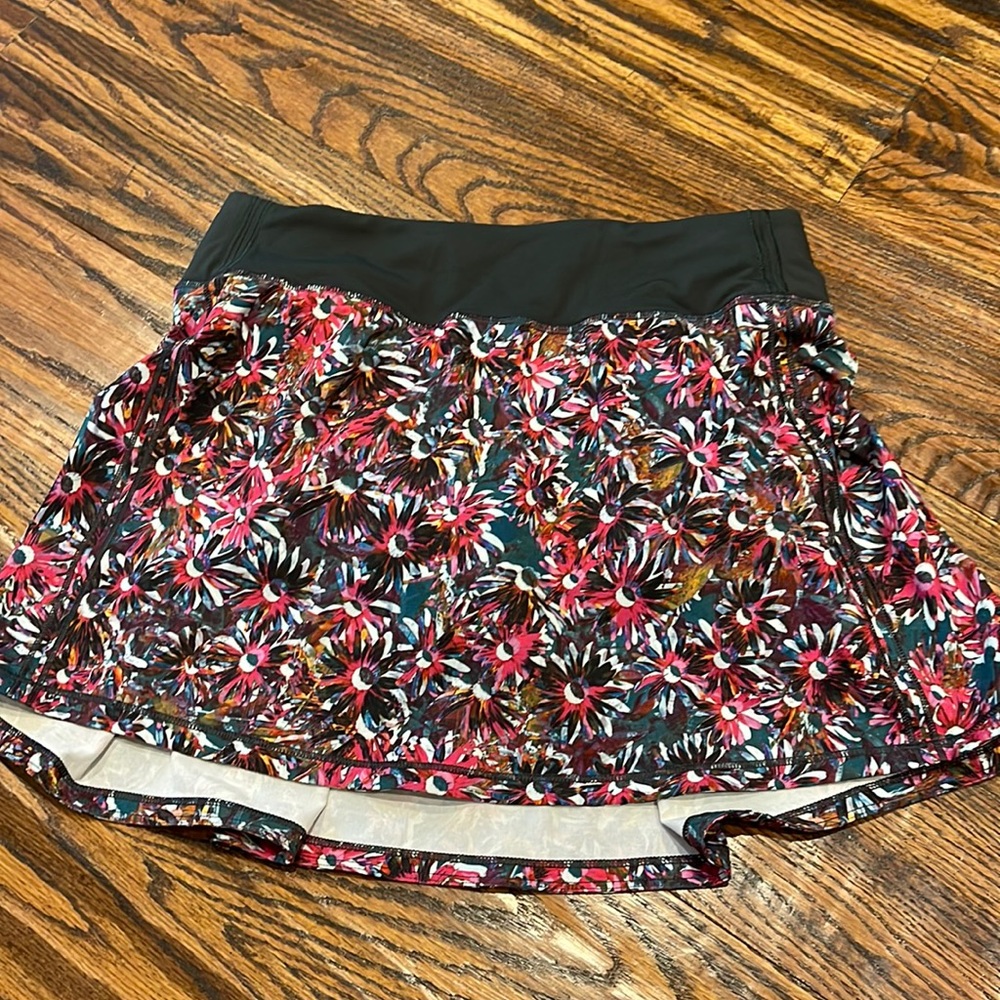 LULULEMON PACE RIVAL MID RISE SKIRT, LONG, FLORAL ELECTRIC/RAINFOREST GREEN, 4